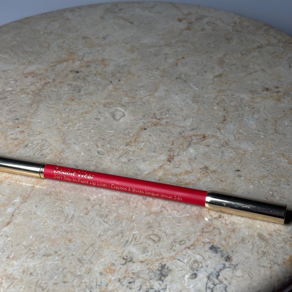 Estee Lauder Double Wear 24H Stay‎ in Place Lip Liner 018 Red Full Size